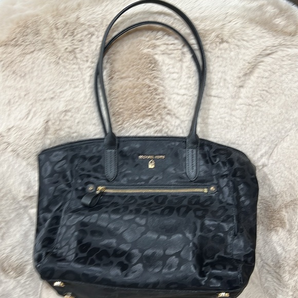 Michael Kors leopard print luggage travel set. Backpack and purse set. - Picture 7 of 11